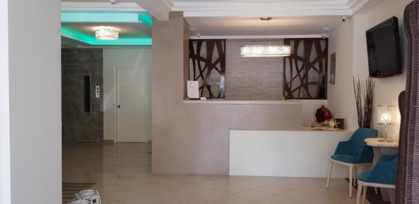 Akropol hotel - recepcija.jpg