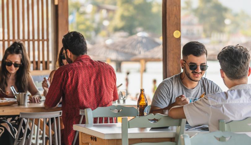 Akroyiali hotel - restoran.jpg