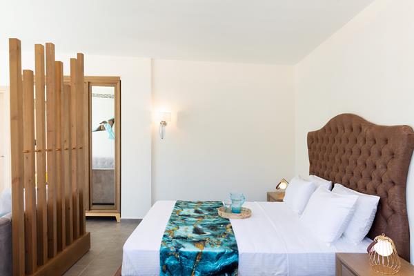 Alexandar Elegance Hotel - francukki leažaj iz drugog ugla.jpg