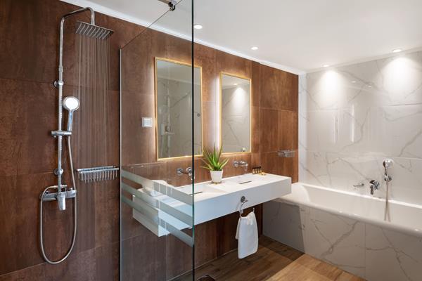 Alexandar Elegance Hotel - tuš kabina.jpg