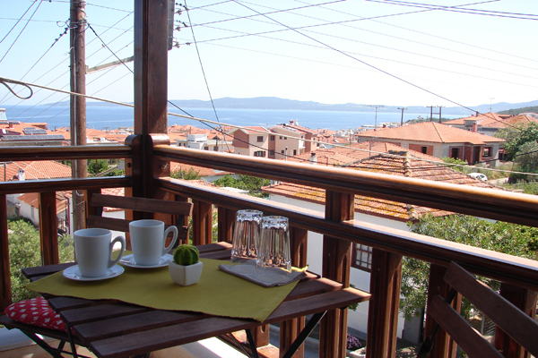 Alexandra Hotel - opremljeni balkon.jpg