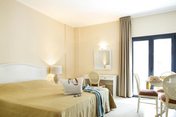 Alley Boutique Hotel _ Spa - soba.jpg