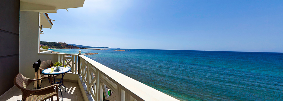 Ana Beach Hotel - pogled na more sa balkona.jpg