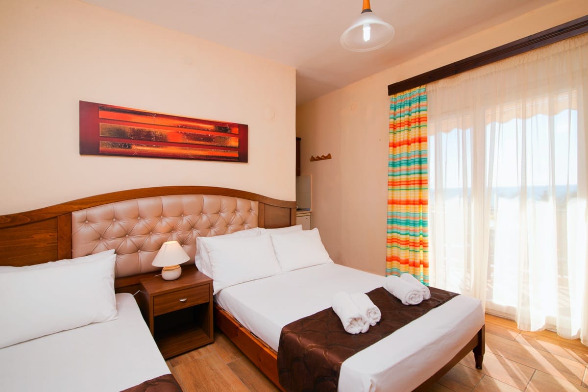 Ana_s Star Beach hotel - deluxe triple sea view - francuski ležaj.jpg