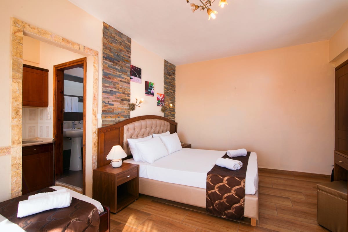 Ana_s Star Beach hotel - francuski ležaj.jpg