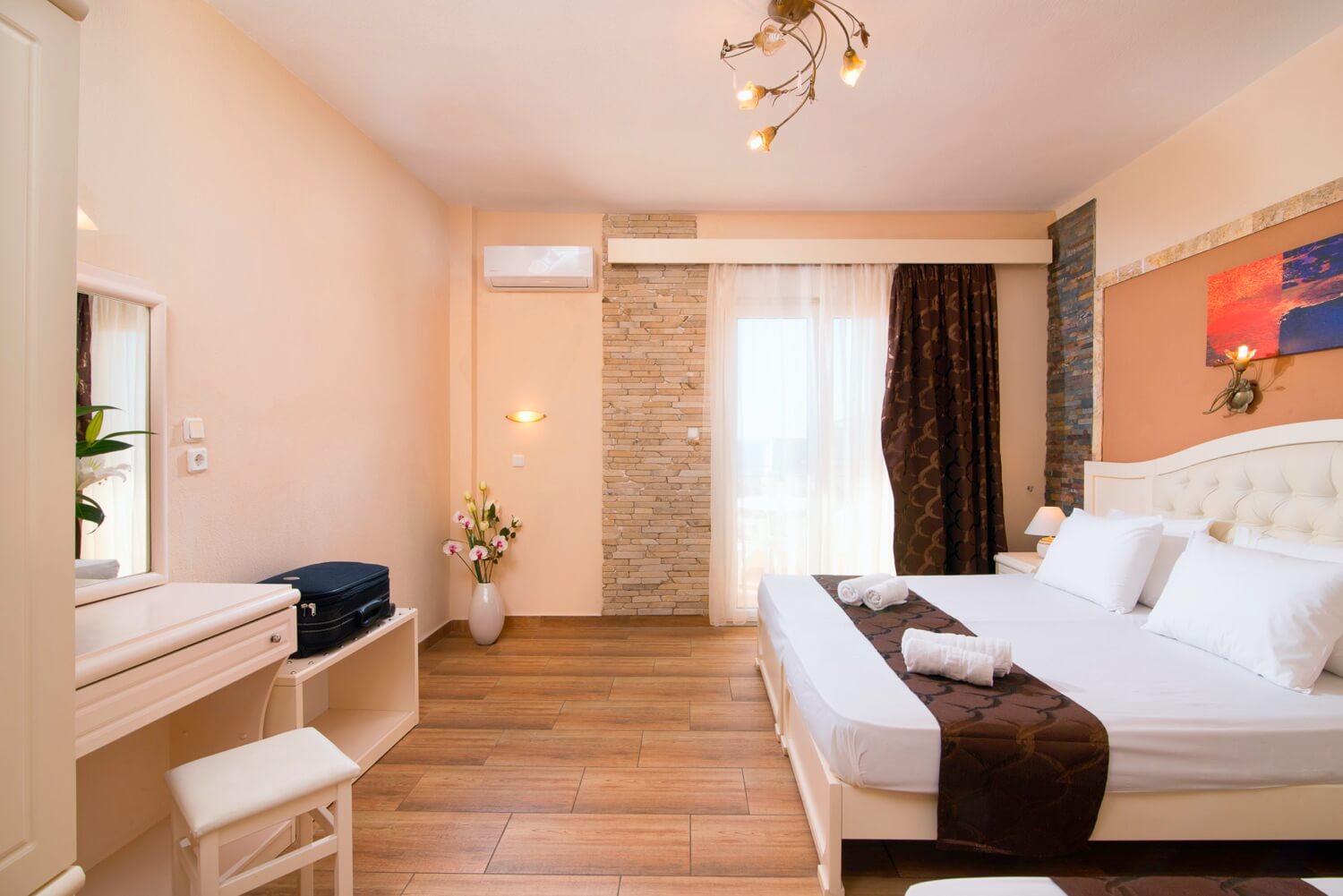 Ana_s Star Beach hotel - pogled na sobu.jpg