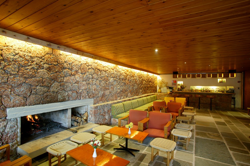 Hotel Amalia Delphi lobby lounge.jpg