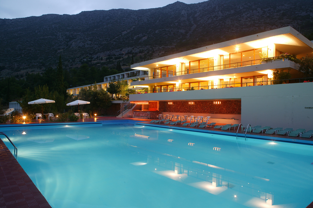 Hotel Amalia Delphi pool 1.jpg