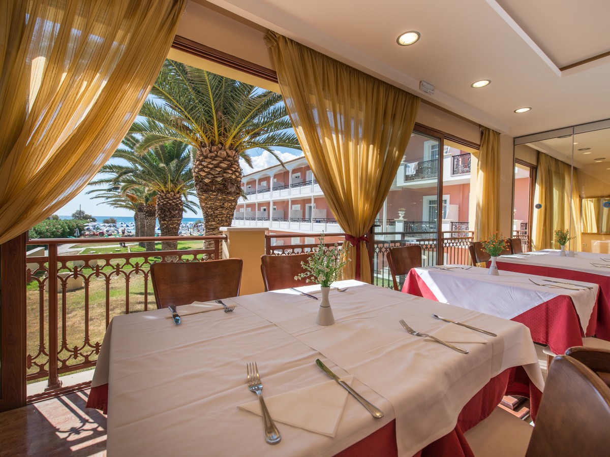 Astir Beach Hotel-Restoran.jpg