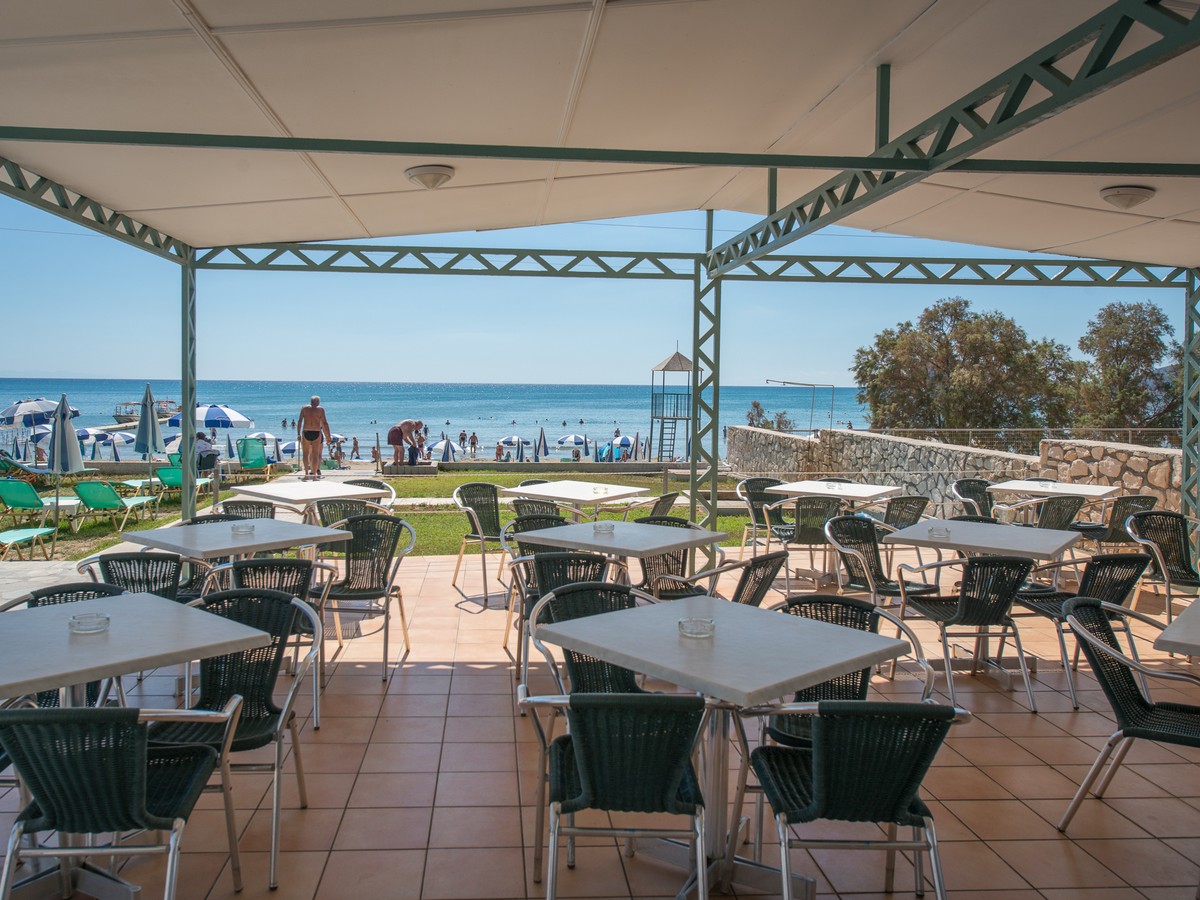 Astir Palace Hotel-Snek bar.jpg