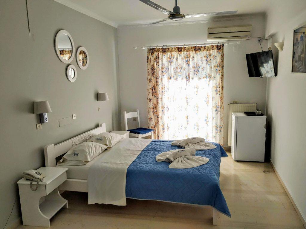 Avra Beach hotel dvokrevetna soba.jpg