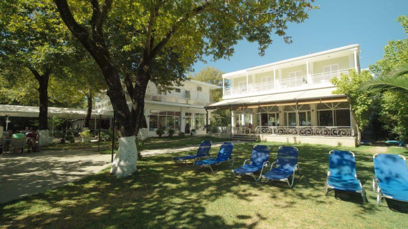 Avra Beach hotel izgled od spolja.jpg