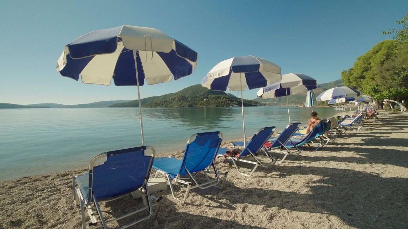 Avra Beach hotel izgled plaže.jpg