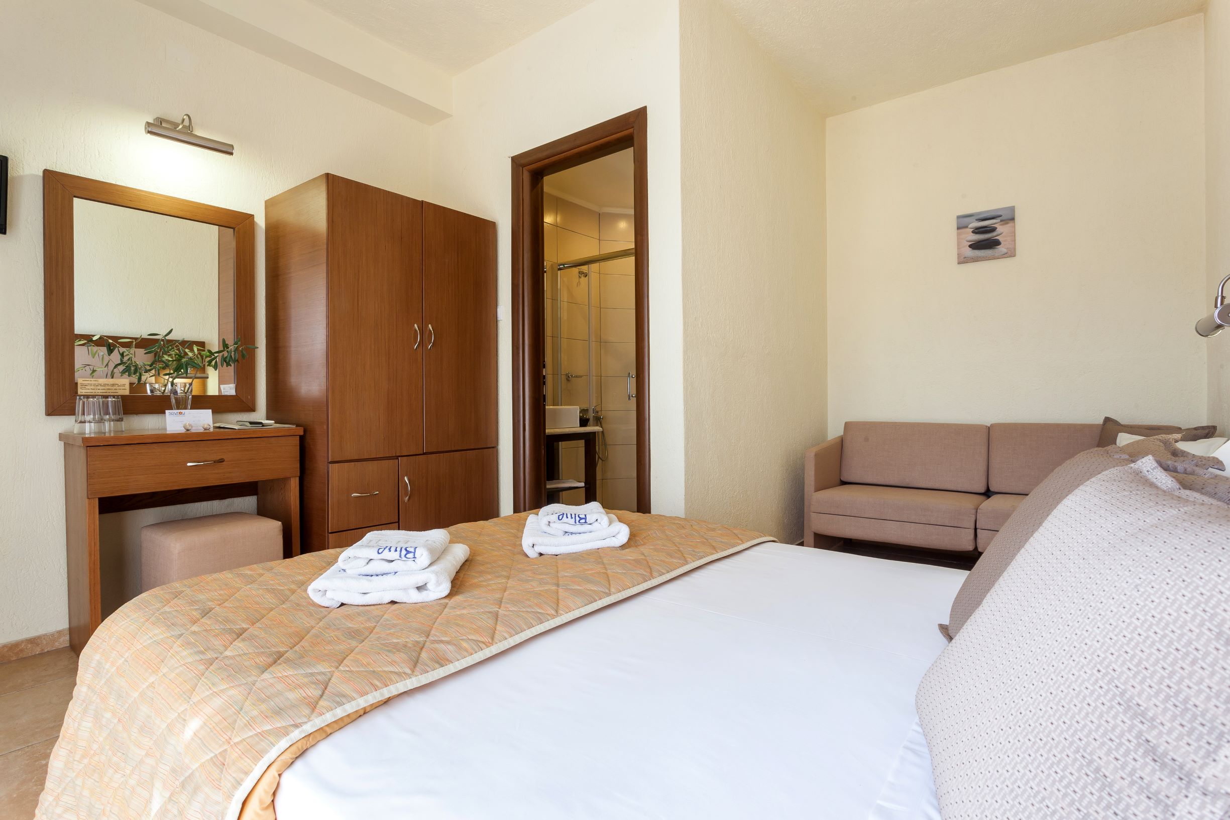 Hotel Blue Green Bay dvokrevetna soba.jpg
