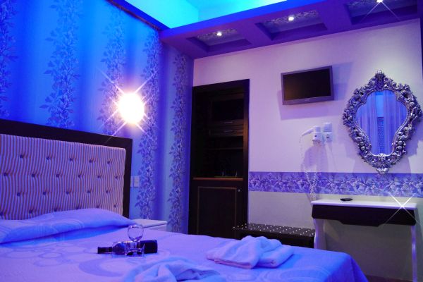 Blue Sea Beach Hotel - brancuski ležaj iz još jednog ugla.jpg