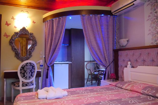 Blue Sea Beach Hotel - pogled na sobu.jpg