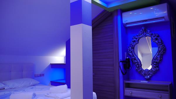 Blue Sky Apartments - ogledalo.jpg