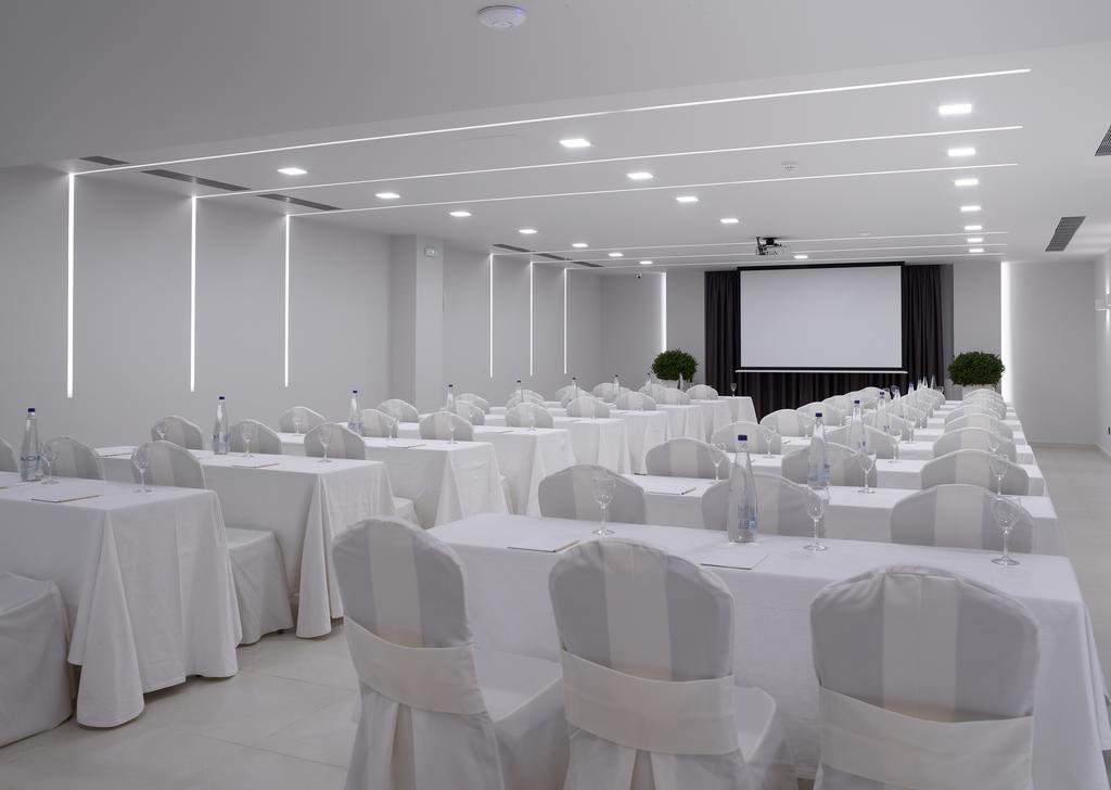 Hotel Amarilia conference room.jpg