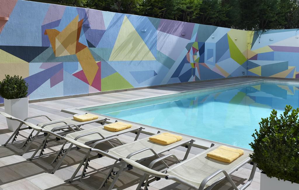 Hotel Amarilia pool.jpg