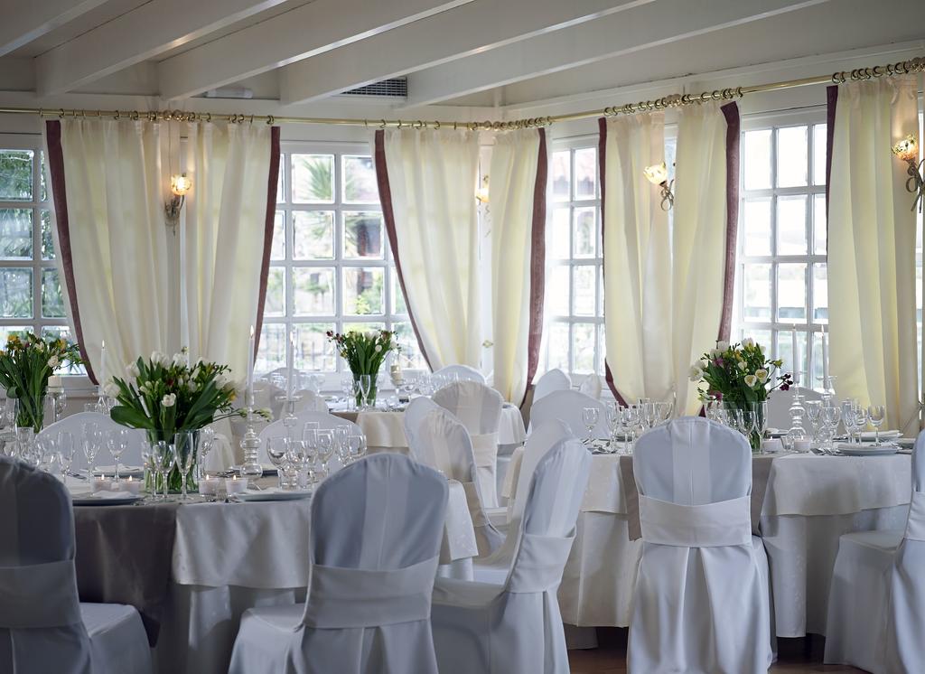 Hotel Amarilia restourant.jpg
