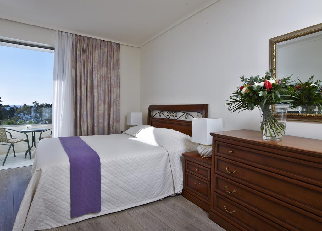 Hotel Amarilia suite.jpg