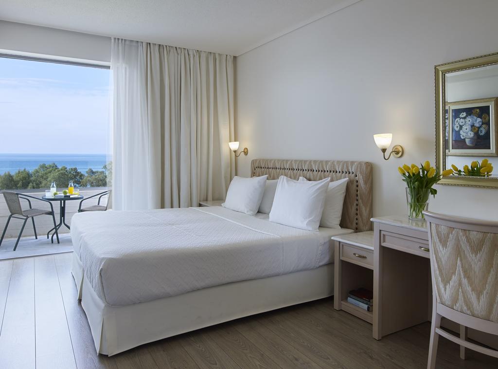 Hotel Amarilia superior room.jpg