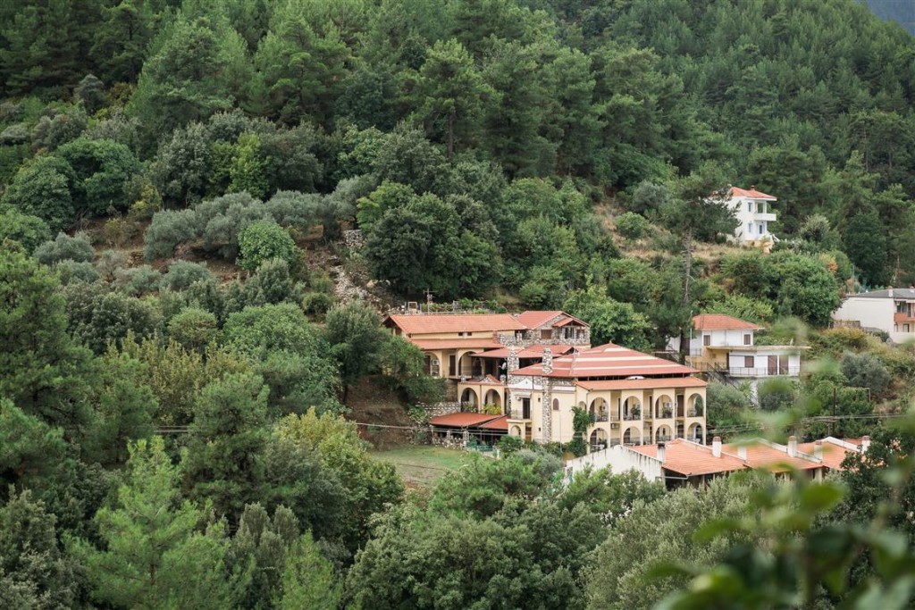 Hotel Castle Pontos - pogled na hotel.jpg