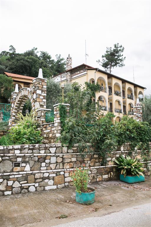 Hotel Castle Pontos - pogled na smeštaj.jpg