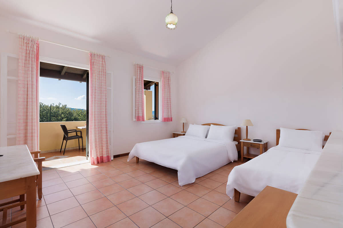 Century Resort-Porodicni jednosobni apartman pogled basta.jpg
