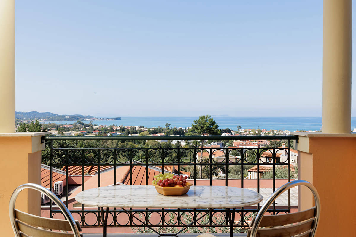 Hotel Century Resort-Porodicni jednosobni superior apartman pogled more.jpg