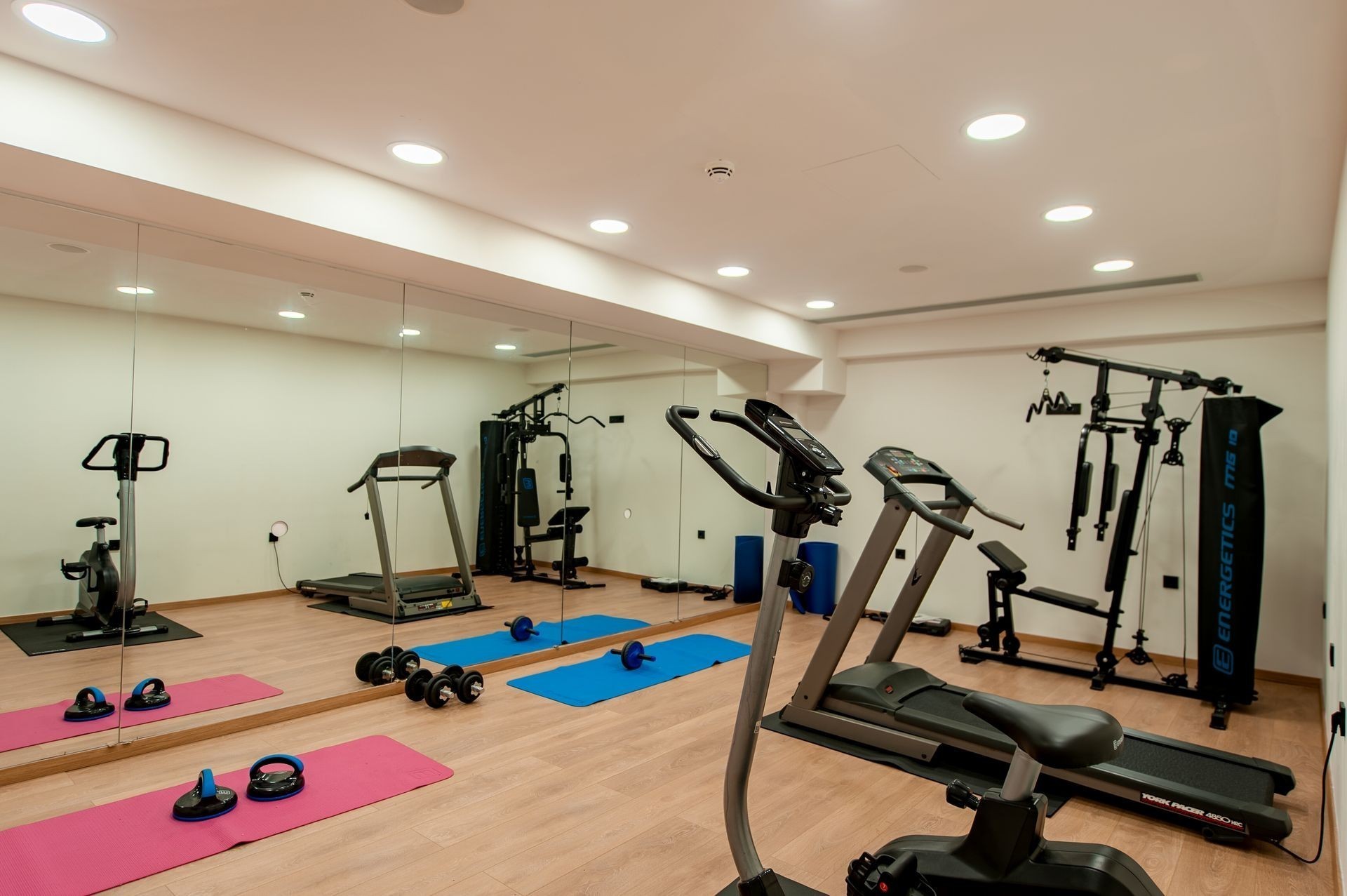 Hotel Amaronda Resort _ Spa gym.jpeg