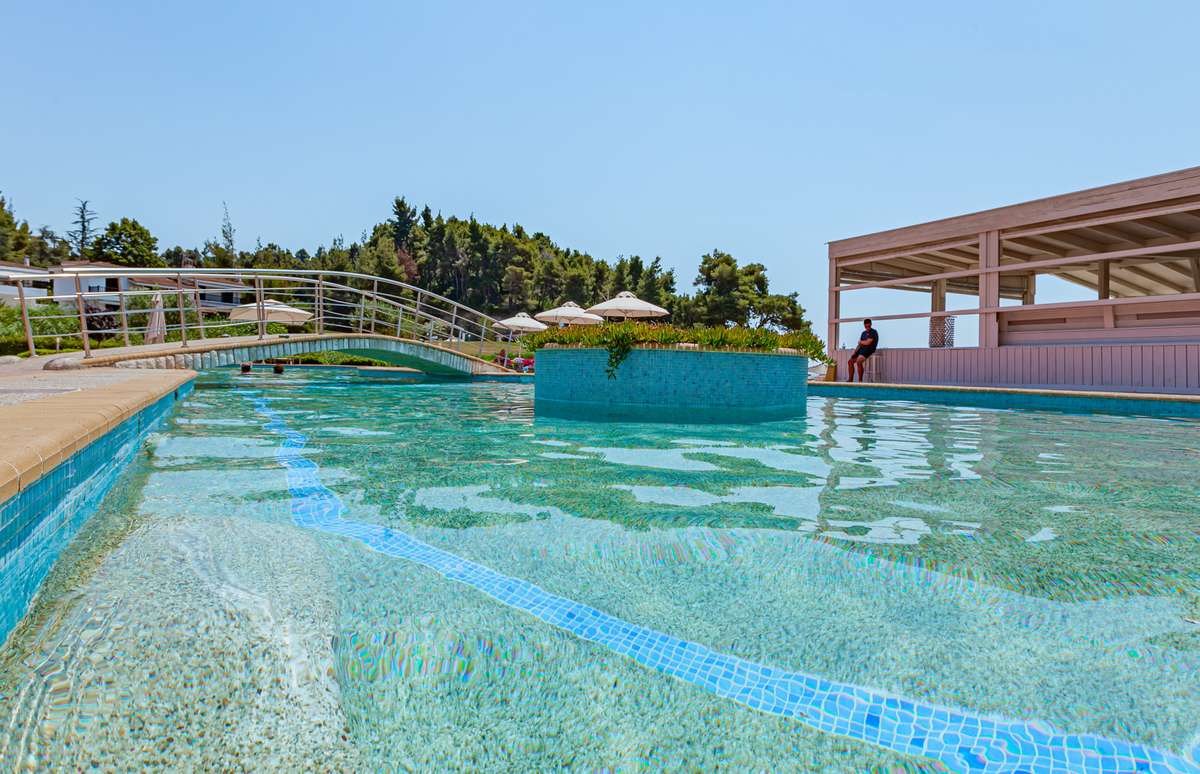 Elani Bay Resort - morska voda u bazenu.jpg