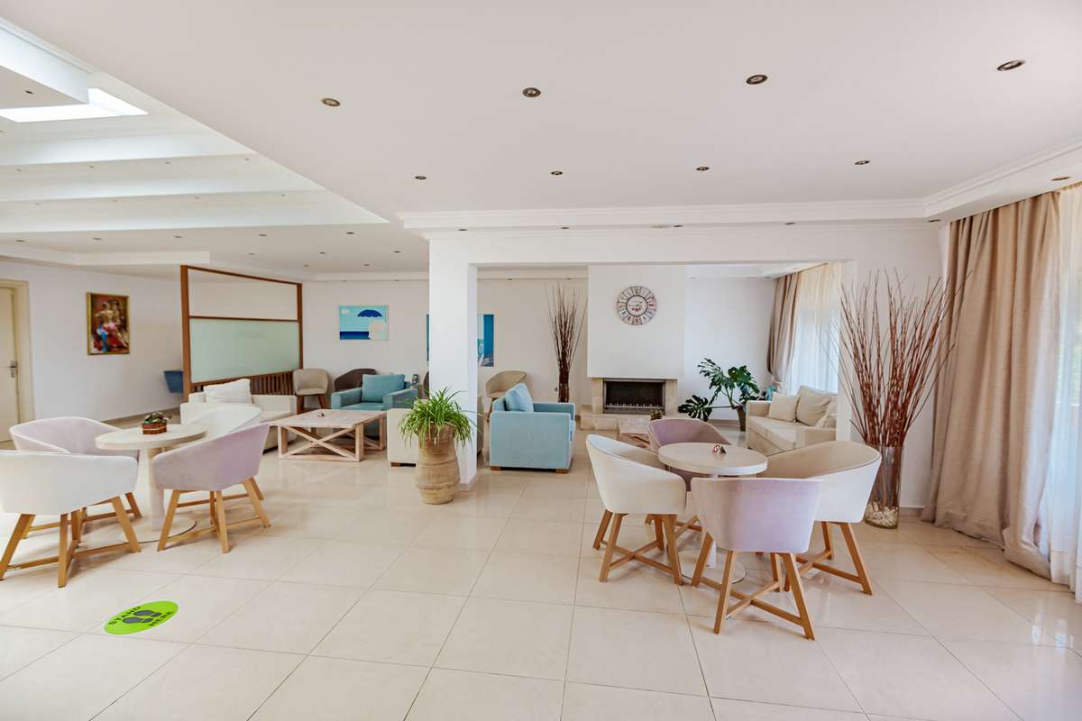 Elani Bay Resort hotel - lobi iz drugog ugla.jpg