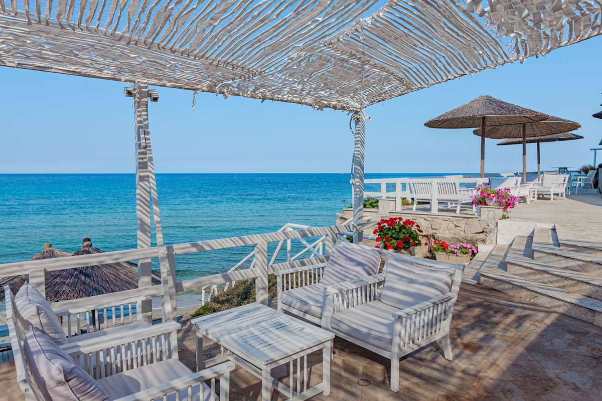 Elani Bay Resort hotel - terasa danju.jpg