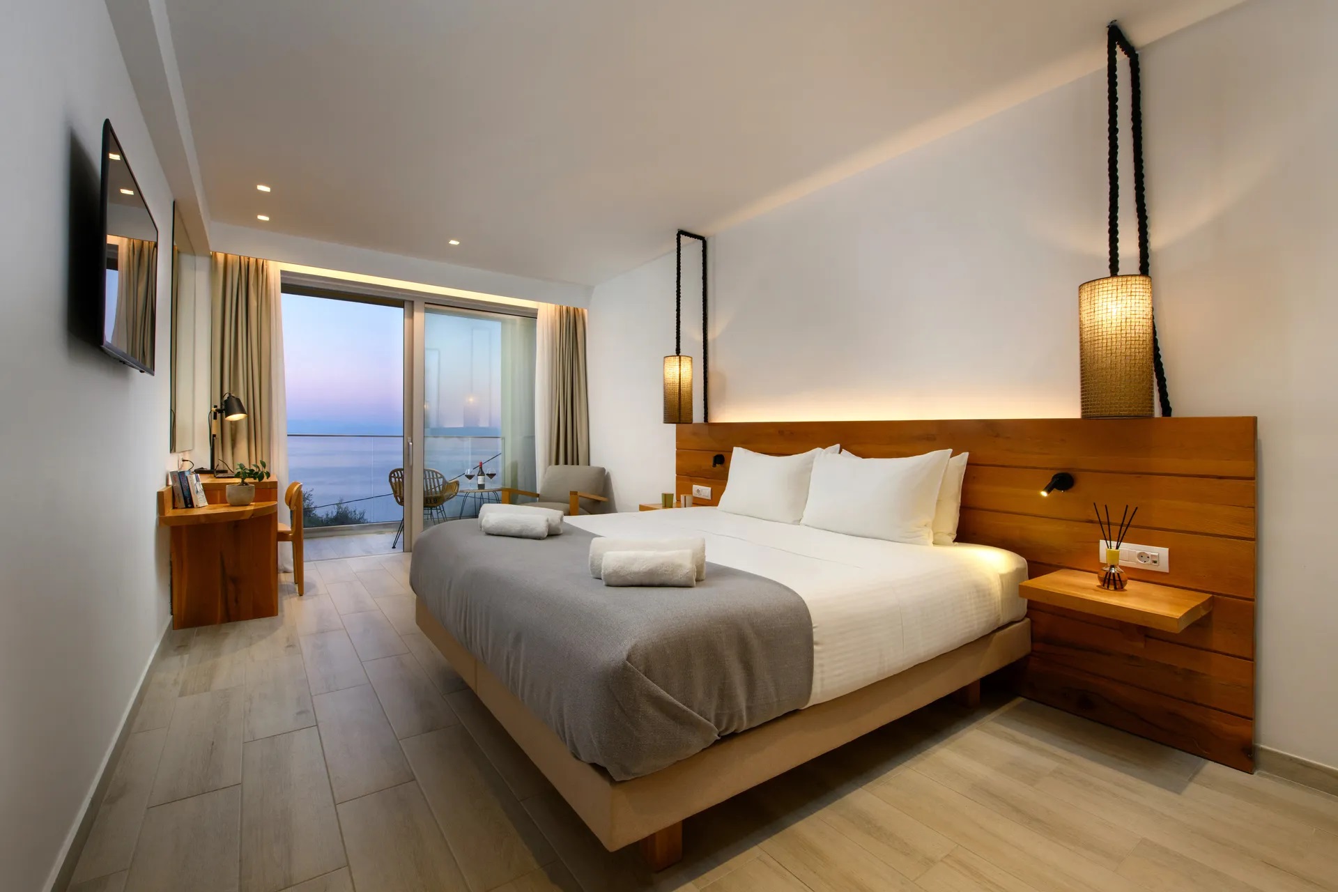 Eleals Boutique Corfu Hotel-Superior soba pogled more.jpg