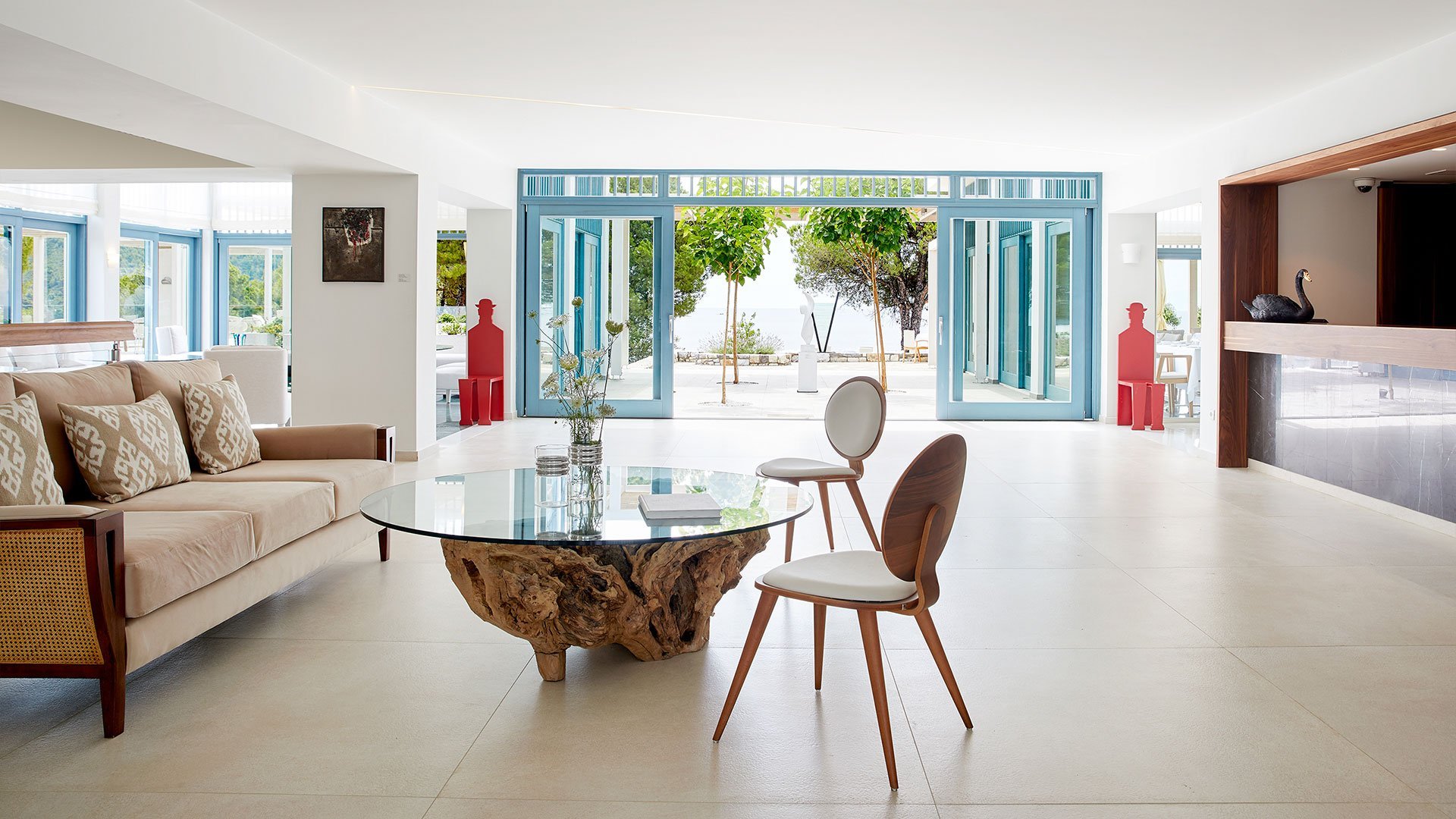 Hotel Elivi-Lobby.jpg