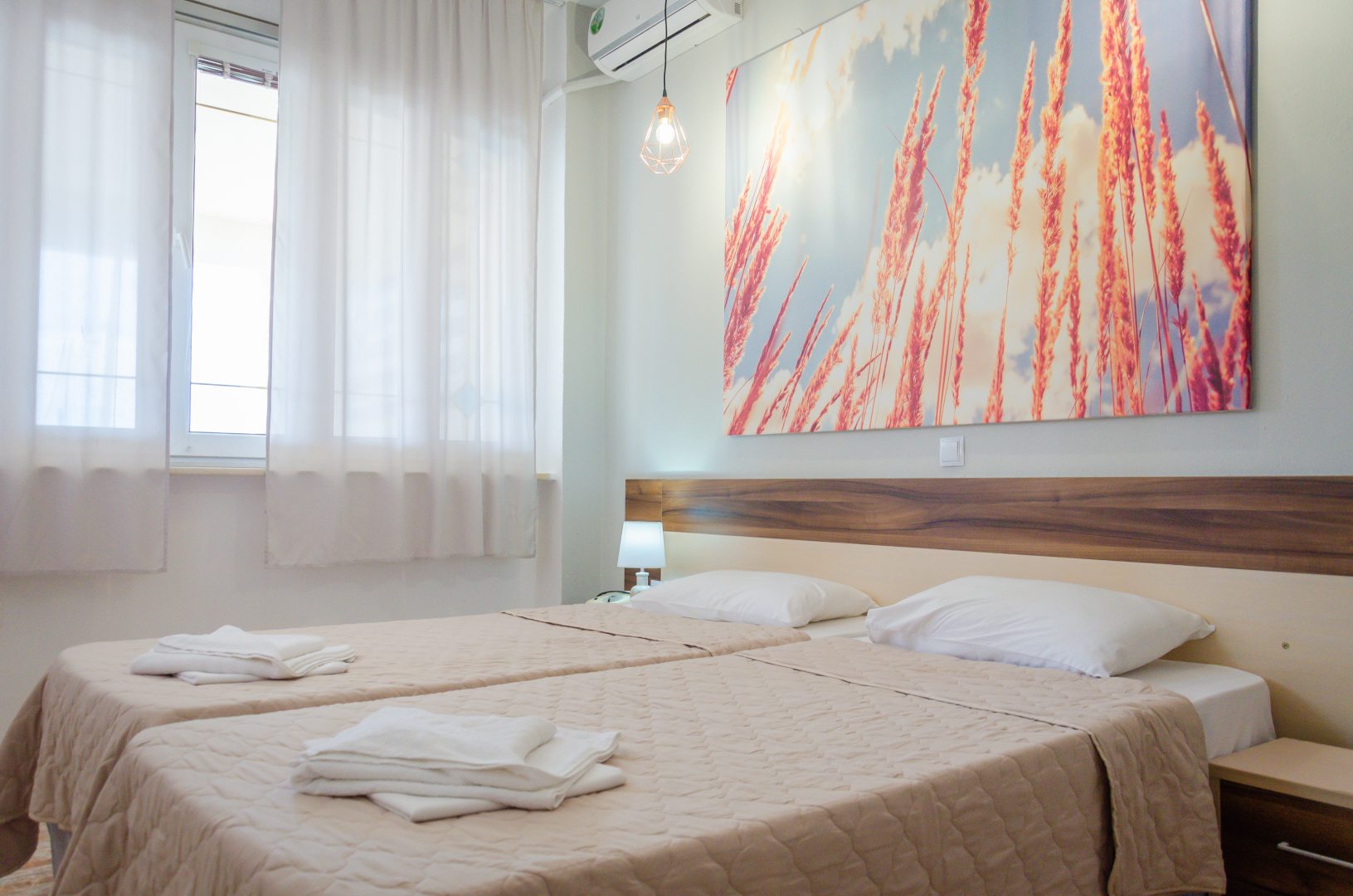 Ellas Hotel - kreveti.jpg