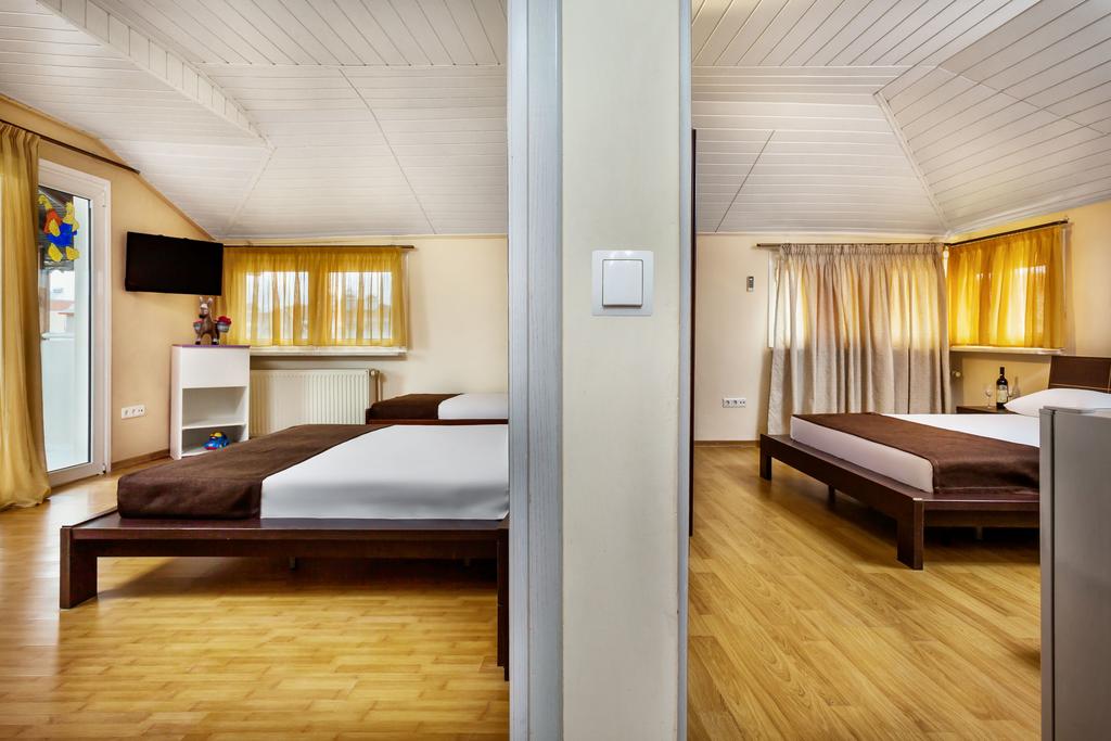 Hotel Amfion family room 1.jpg