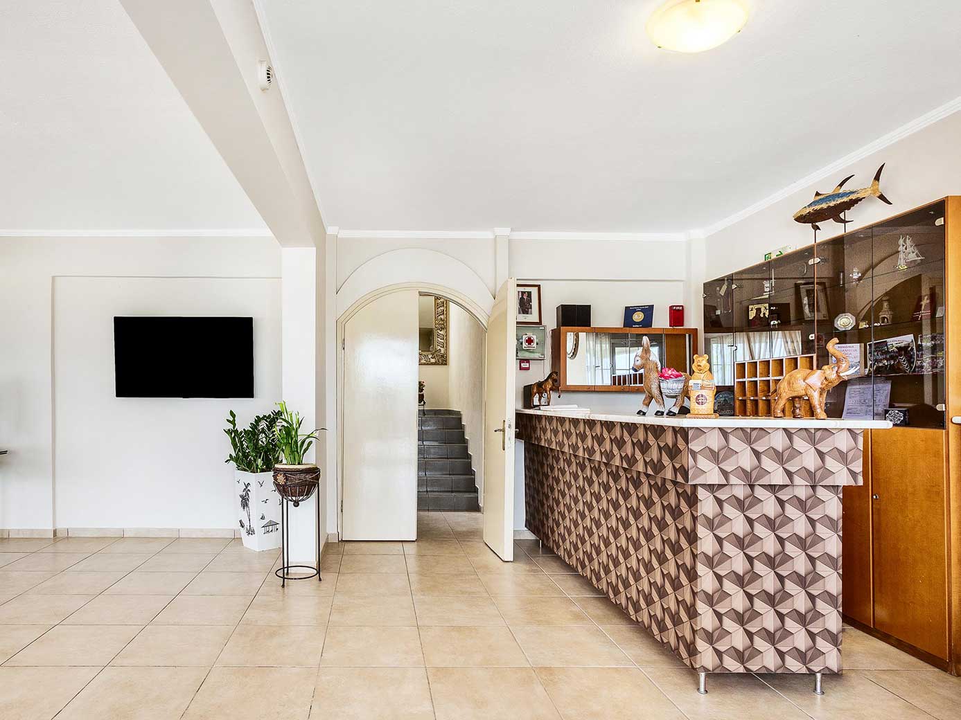 Hotel Amfion reception.jpg