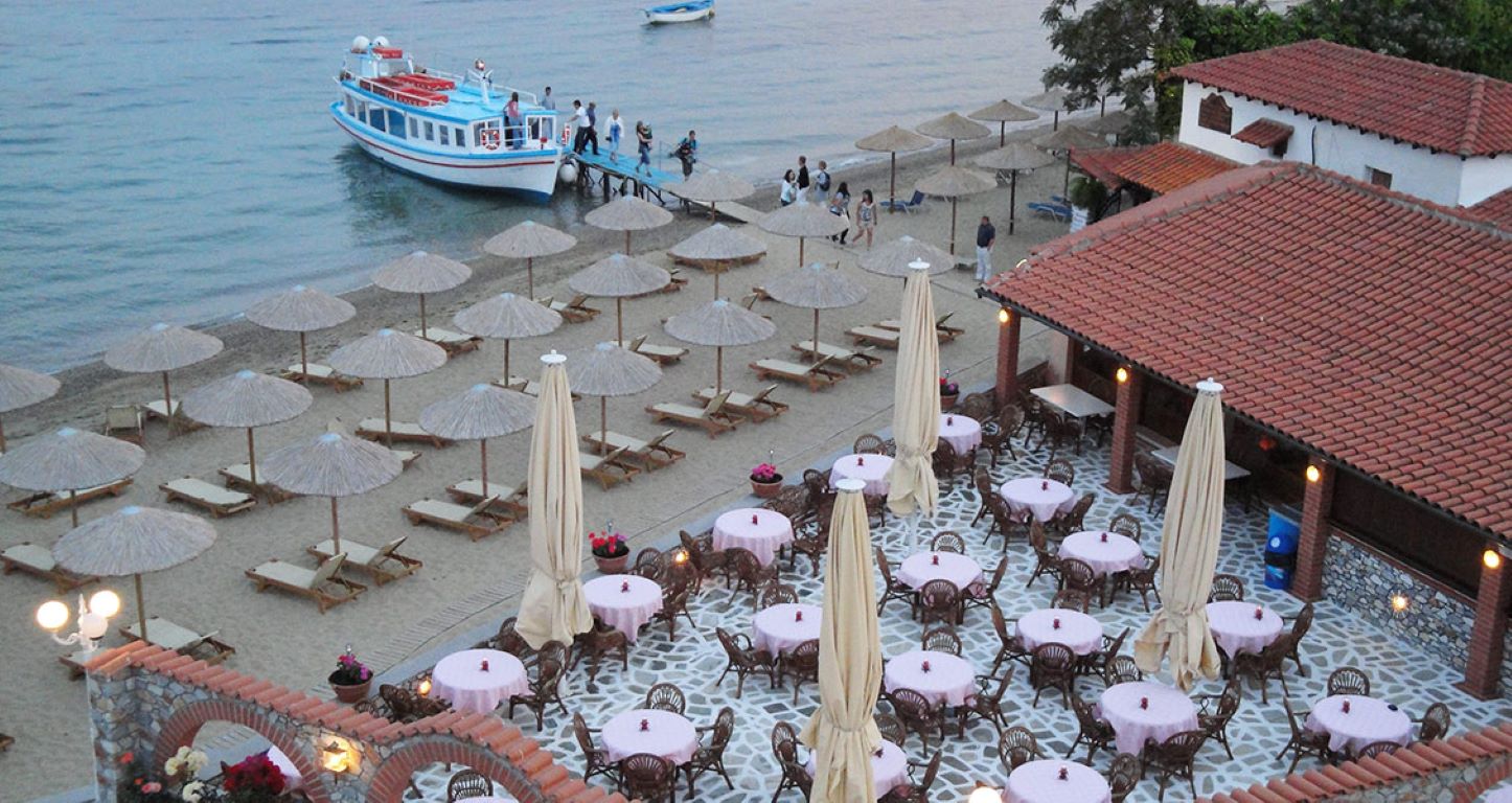 Hotel Esperides Beach-Plaza.jpg