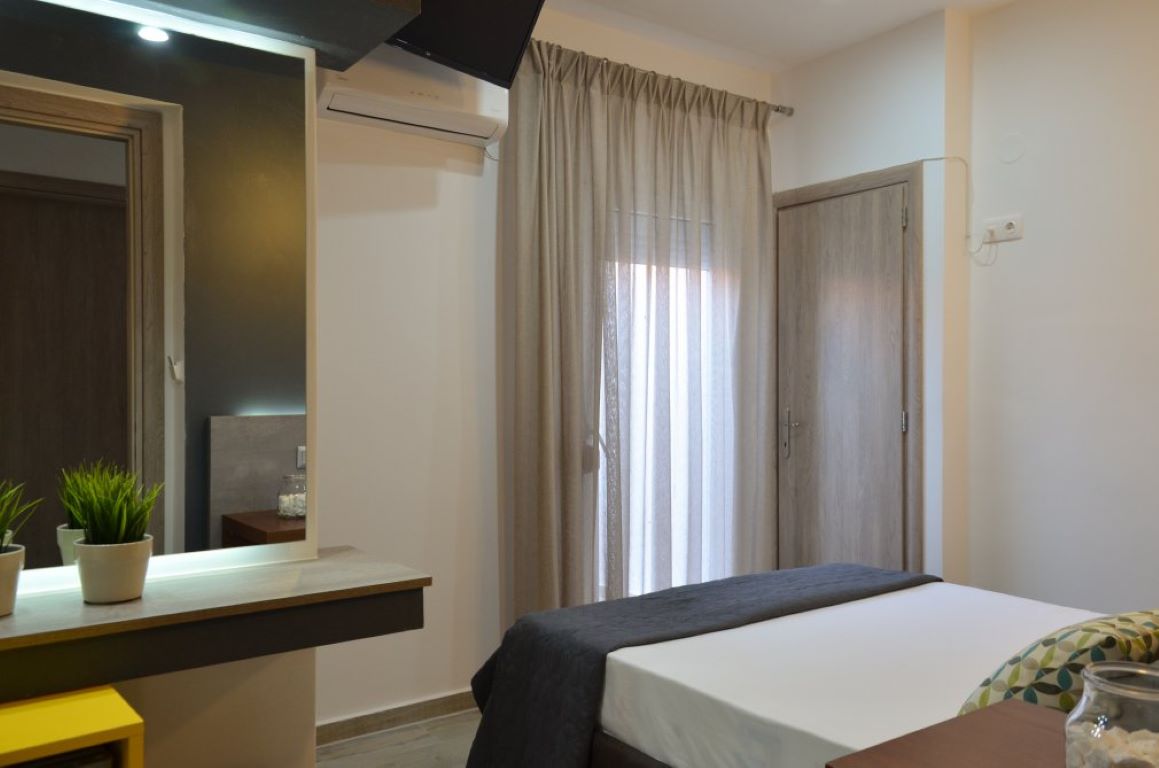 Ester Luxury Rooms Hotel-Standardna soba sa balkonom.jpg