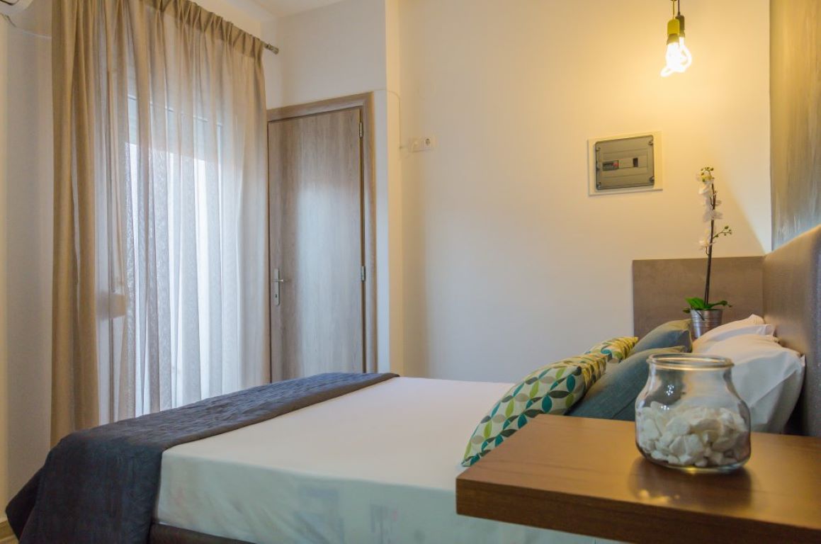 Hotel Ester Luxury Rooms-Standardna soba sa balkonom.jpg