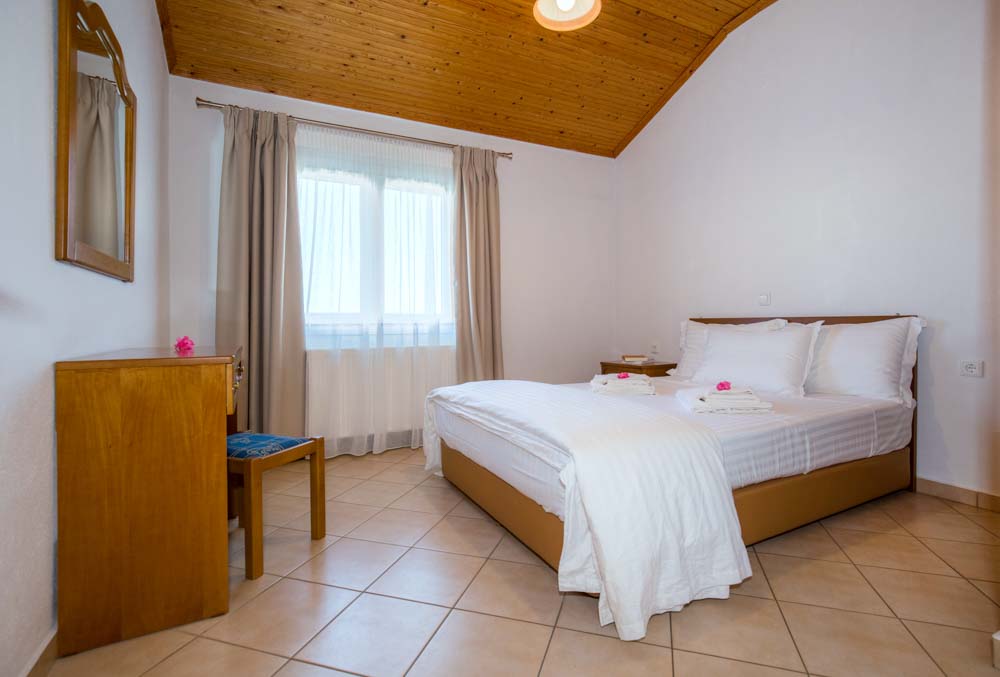 Filipos hotel - francuski ležaj.jpg