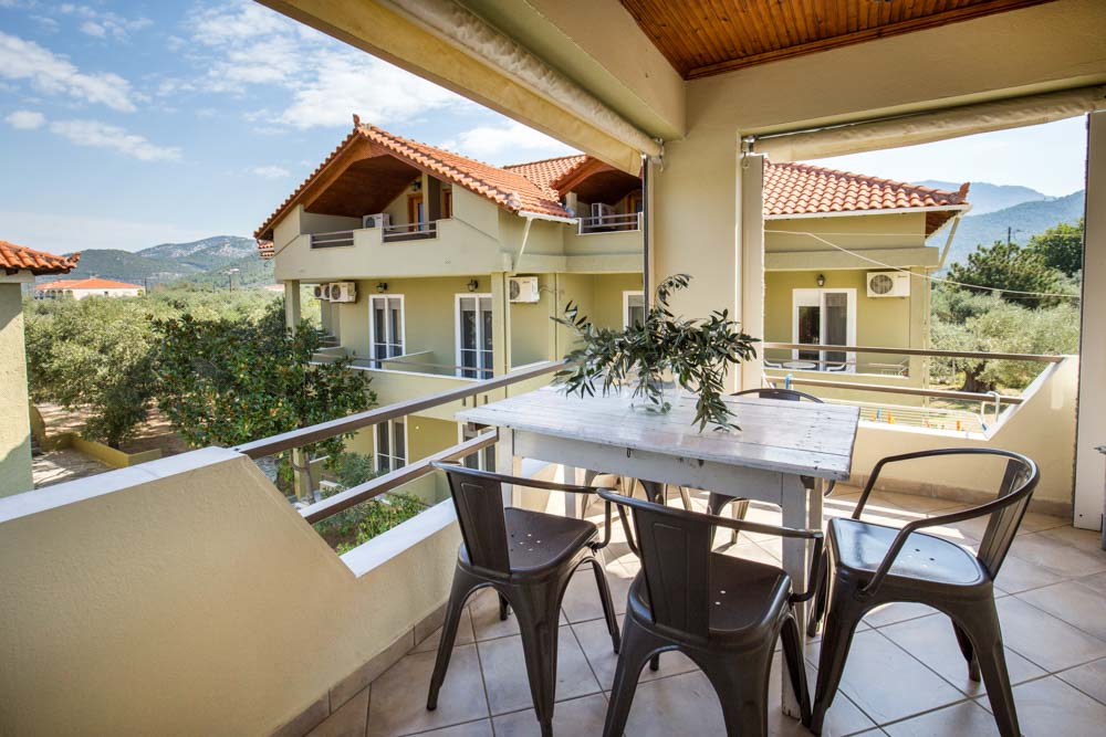 Filipos hotel - opremljeni balkon.jpg