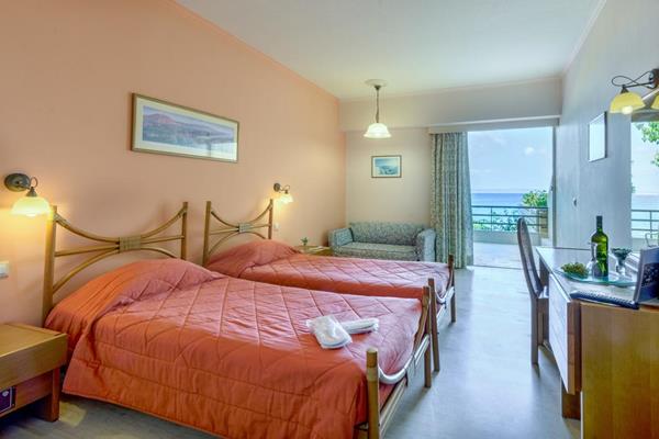 Golden Sand Hotel - soba iz jos jednog ugla.jpg