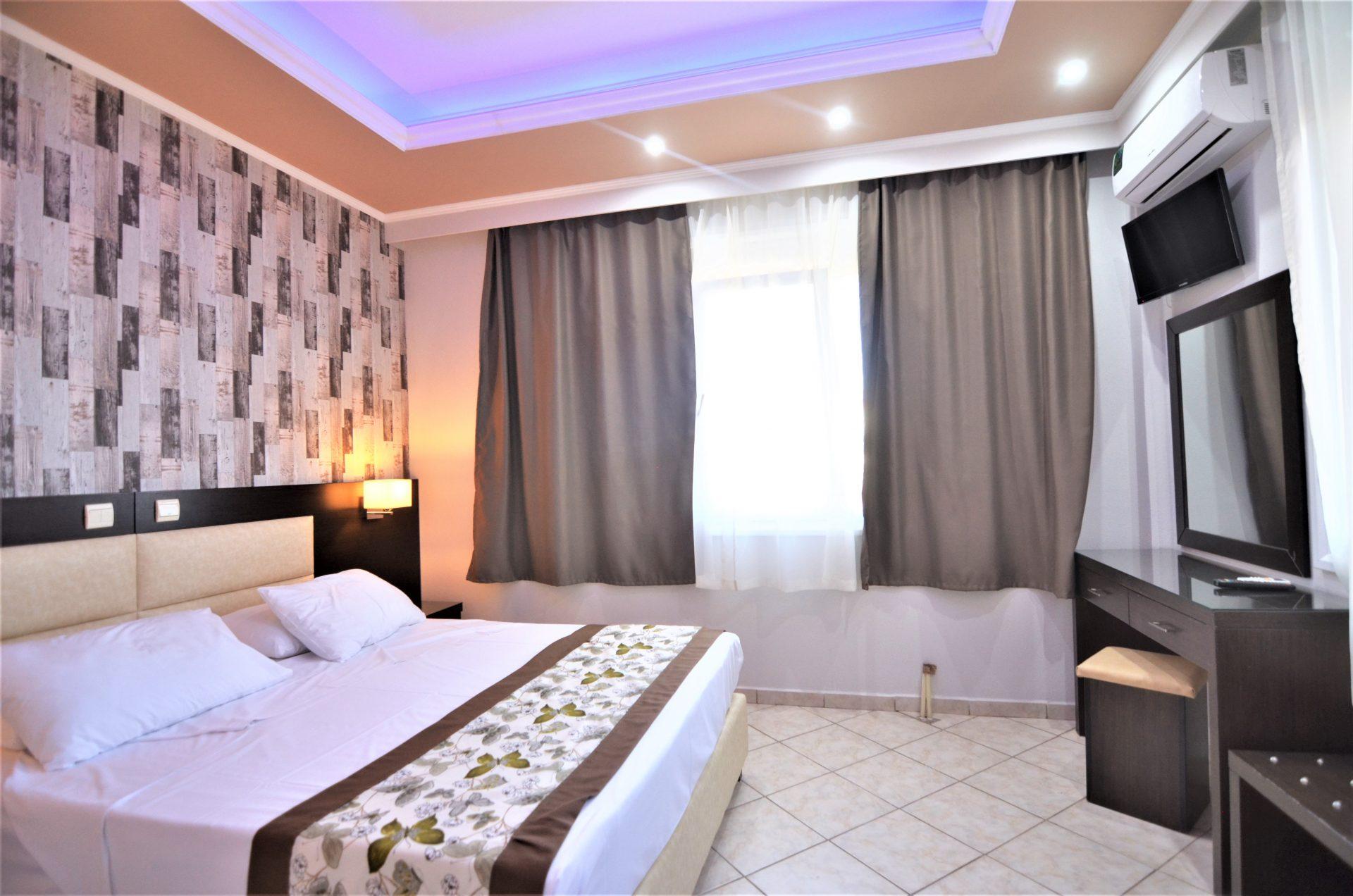 Grand Beach Hotel- francuski ležaj.jpg