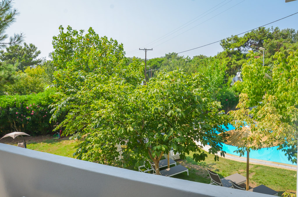 Inspira Boutique Hotel - pogled sa balkona.jpg