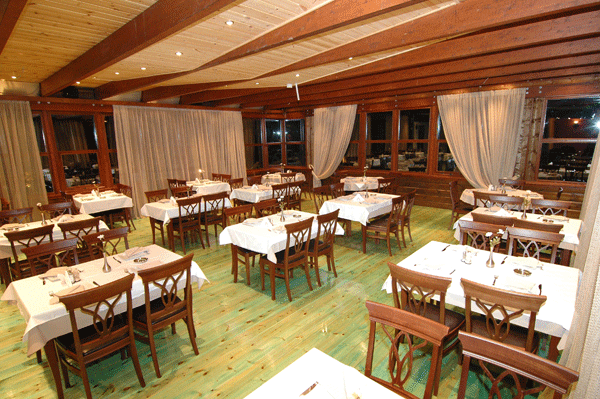 Kallisti Apart Hotel - restoran iz drugog ugla.jpg