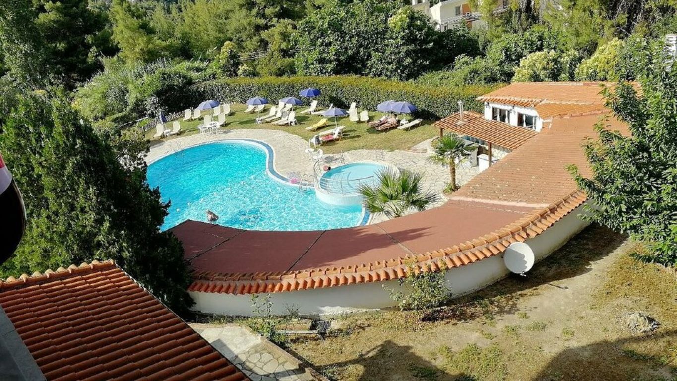 Hotel Kassandra Bay-Bazen.jpg