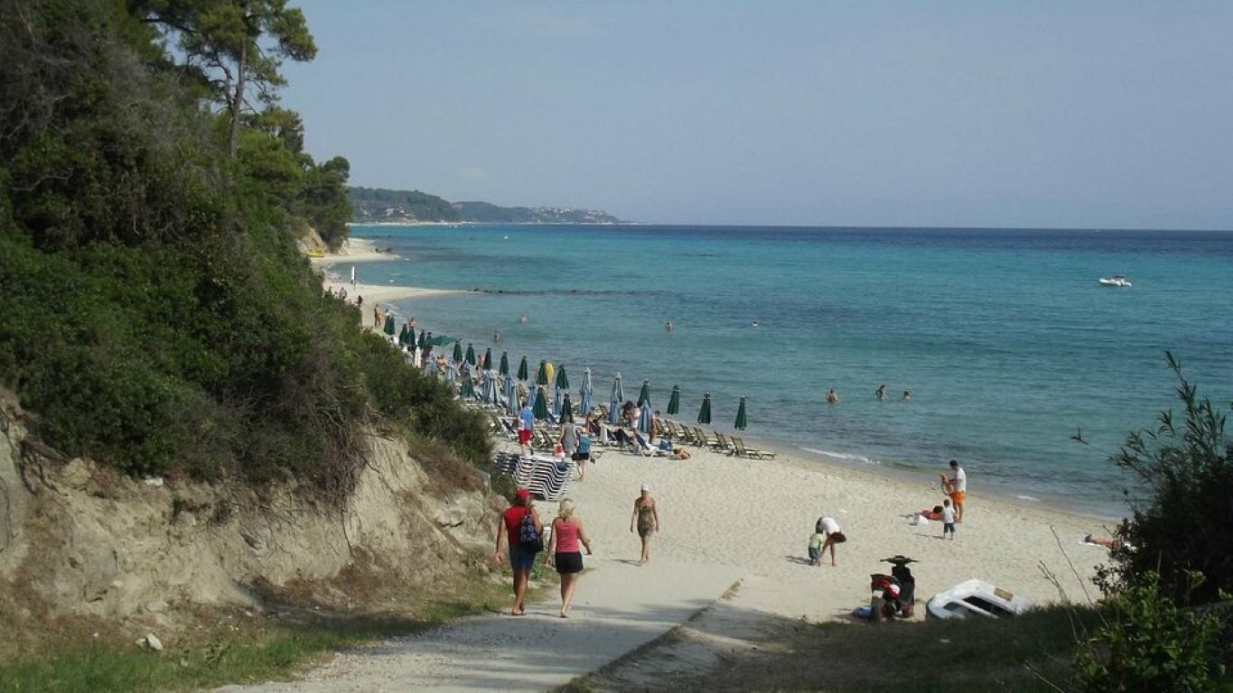 Kassandra Bay Hotel-Plaza.jpg
